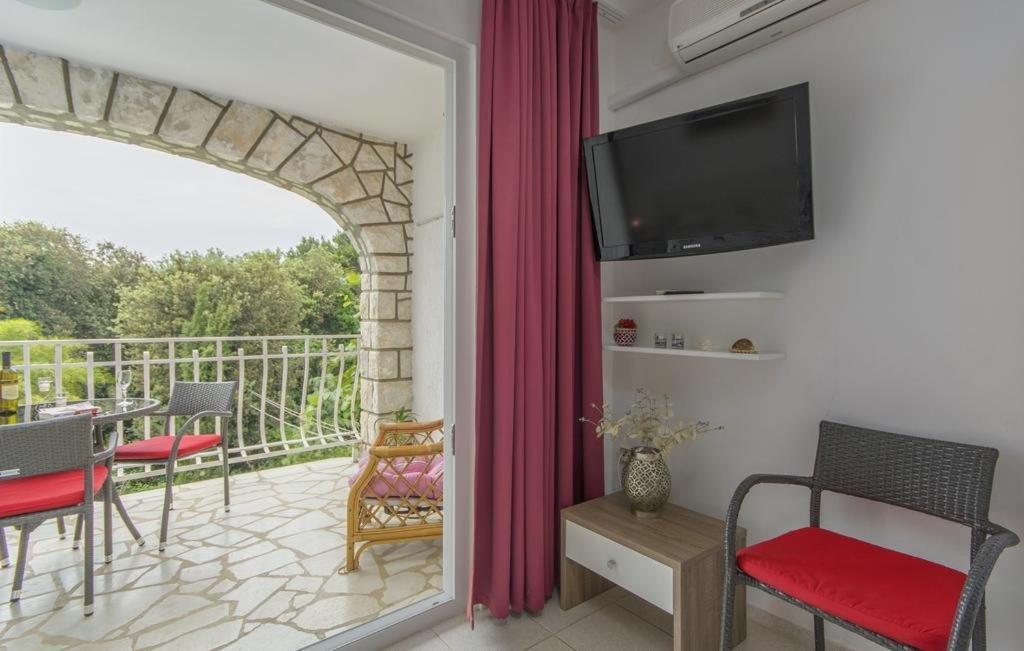 Apartman In With Terrace, Air Condition, Wifi, Washing Machine